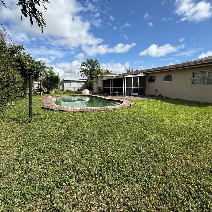 En Venta: $520,000 (3 camas, 2 baños, 1364 Pies cuadrados)