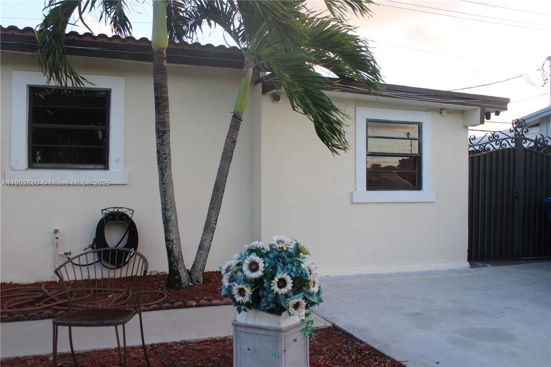 Recently Sold: $680,000 (4 beds, 2 baths, 2350 Square Feet)