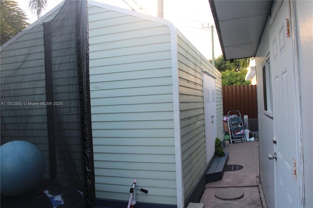 Recently Sold: $680,000 (4 beds, 2 baths, 2350 Square Feet)