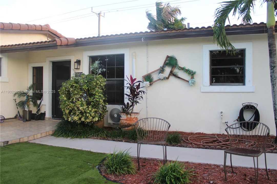 Recently Sold: $680,000 (4 beds, 2 baths, 2350 Square Feet)