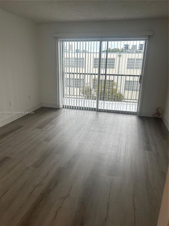 Recently Rented: $1,650 (1 beds, 1 baths, 820 Square Feet)