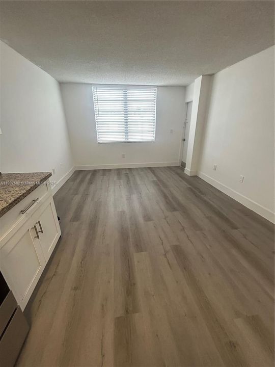 Recently Rented: $1,650 (1 beds, 1 baths, 820 Square Feet)