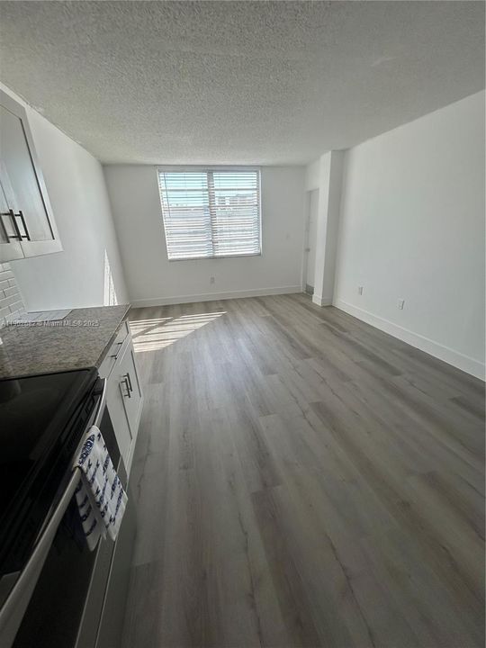 Recently Rented: $1,650 (1 beds, 1 baths, 820 Square Feet)