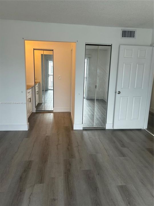 Recently Rented: $1,650 (1 beds, 1 baths, 820 Square Feet)