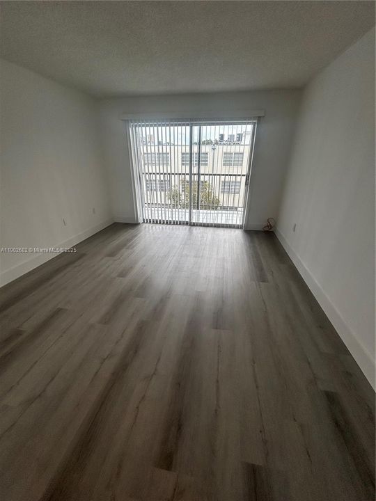 Recently Rented: $1,650 (1 beds, 1 baths, 820 Square Feet)