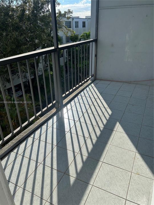 Recently Rented: $1,650 (1 beds, 1 baths, 820 Square Feet)