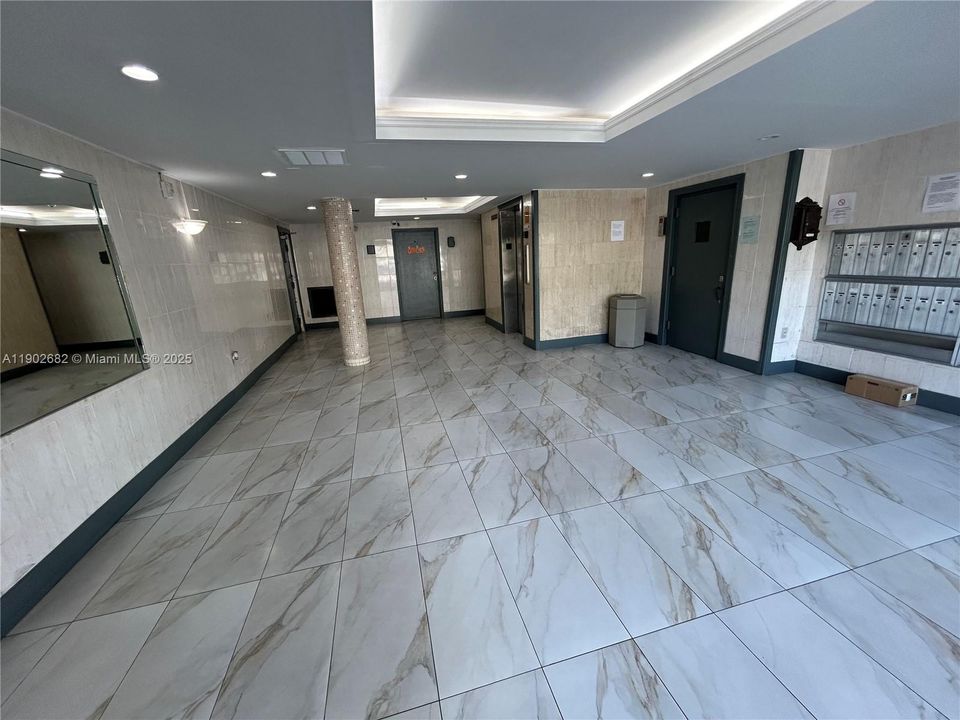 Recently Rented: $1,650 (1 beds, 1 baths, 820 Square Feet)