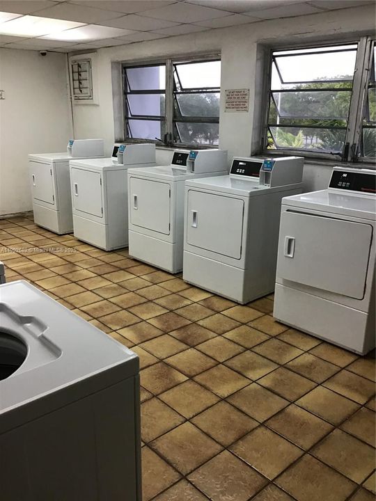 Recently Rented: $1,650 (1 beds, 1 baths, 820 Square Feet)