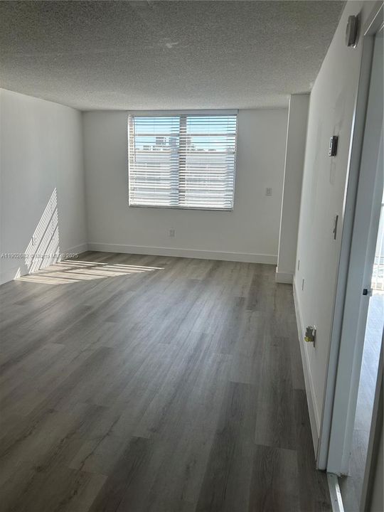 Recently Rented: $1,650 (1 beds, 1 baths, 820 Square Feet)
