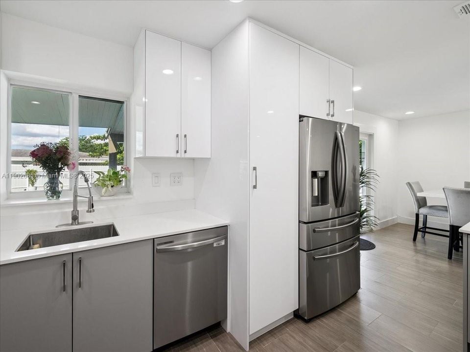 Active With Contract: $699,000 (4 beds, 3 baths, 1612 Square Feet)