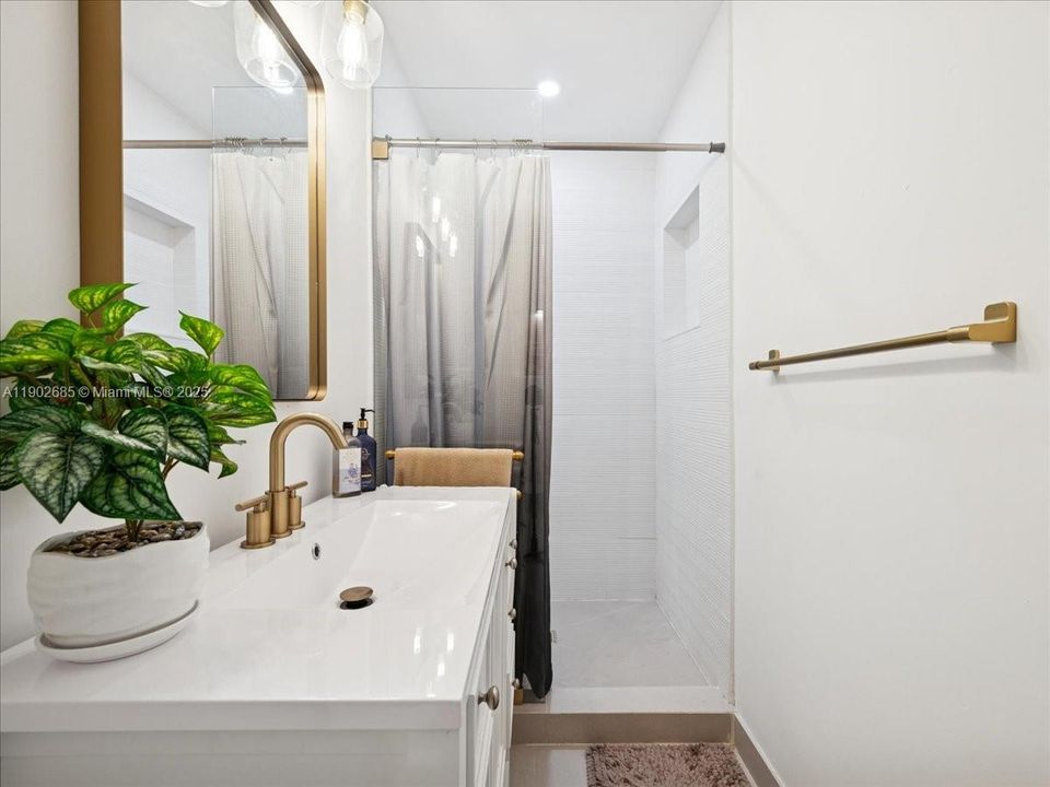 Active With Contract: $699,000 (4 beds, 3 baths, 1612 Square Feet)