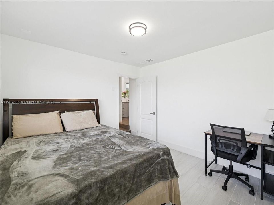 Active With Contract: $699,000 (4 beds, 3 baths, 1612 Square Feet)