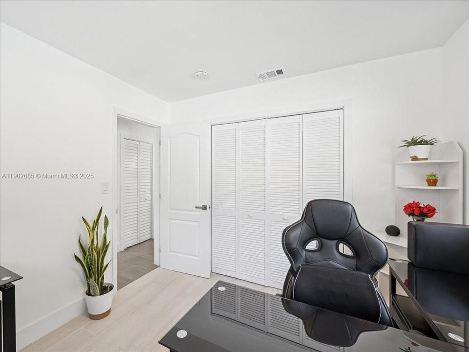 Active With Contract: $699,000 (4 beds, 3 baths, 1612 Square Feet)