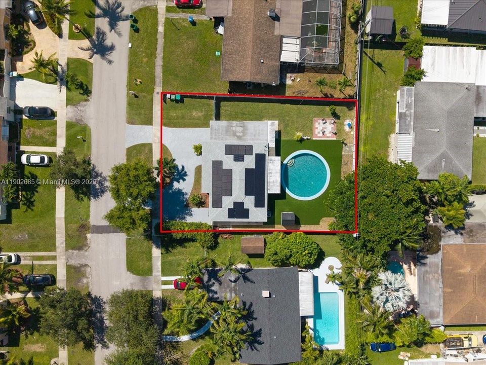 Active With Contract: $699,000 (4 beds, 3 baths, 1612 Square Feet)