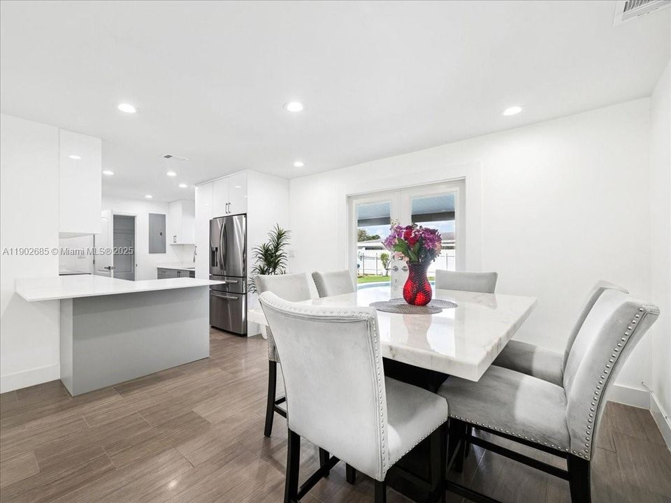 Active With Contract: $699,000 (4 beds, 3 baths, 1612 Square Feet)