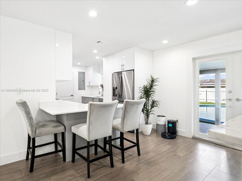 Active With Contract: $699,000 (4 beds, 3 baths, 1612 Square Feet)