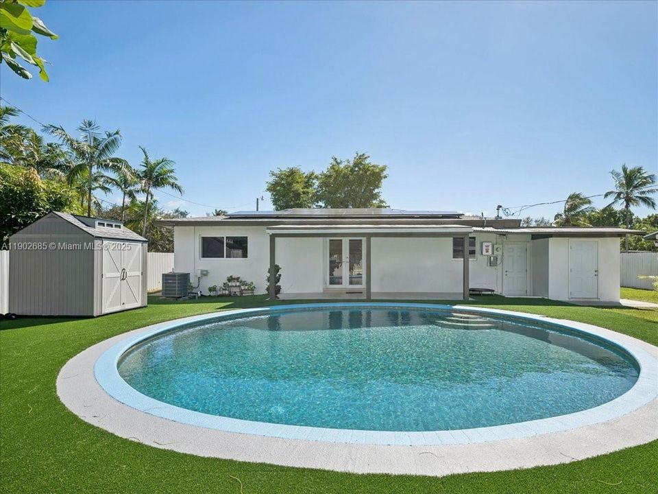 Active With Contract: $699,000 (4 beds, 3 baths, 1612 Square Feet)