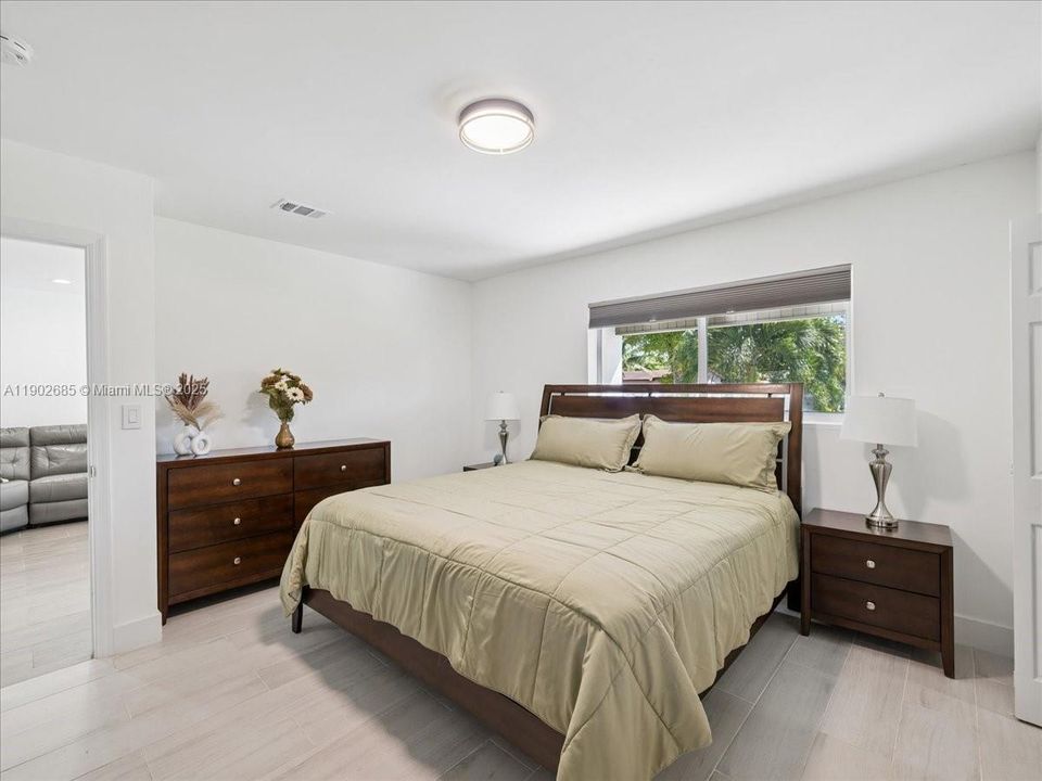 Active With Contract: $699,000 (4 beds, 3 baths, 1612 Square Feet)