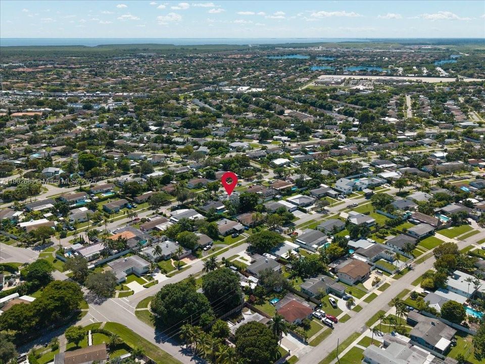 Active With Contract: $699,000 (4 beds, 3 baths, 1612 Square Feet)