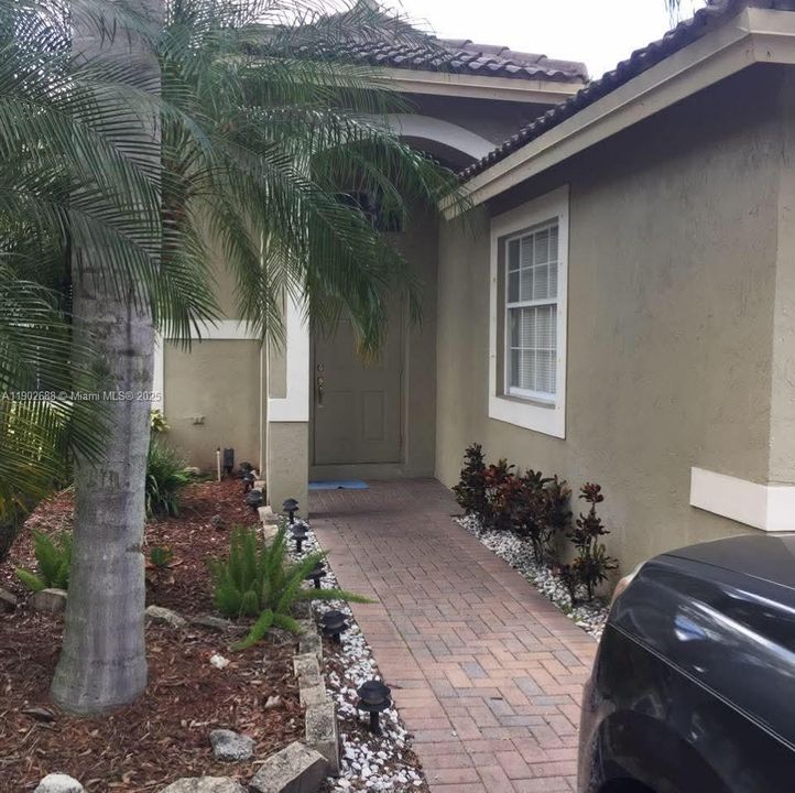 Недавно арендовано: $3,600 (3 спален, 2 ванн, 1416 Квадратных фут)