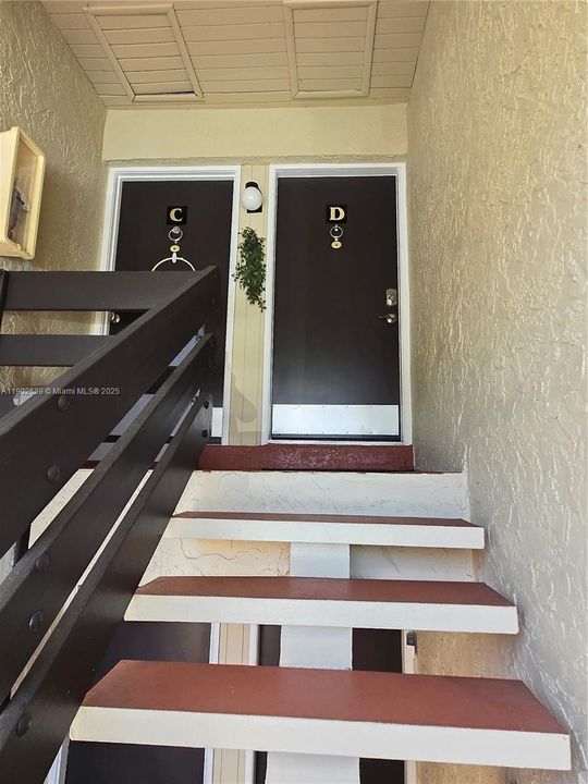 Active With Contract: $155,000 (2 beds, 1 baths, 684 Square Feet)