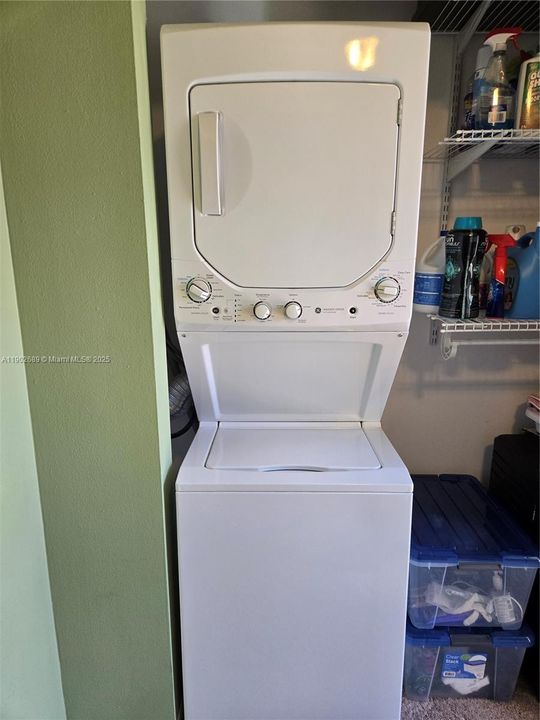 Active With Contract: $155,000 (2 beds, 1 baths, 684 Square Feet)