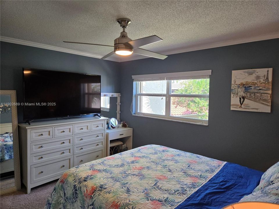Active With Contract: $155,000 (2 beds, 1 baths, 684 Square Feet)