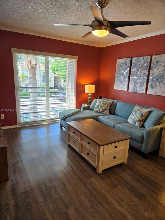 Active With Contract: $155,000 (2 beds, 1 baths, 684 Square Feet)