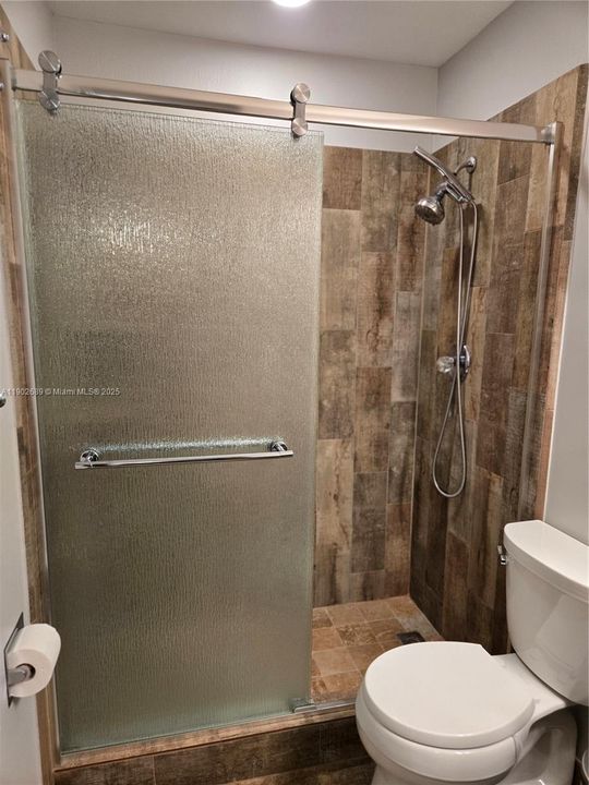 Active With Contract: $155,000 (2 beds, 1 baths, 684 Square Feet)