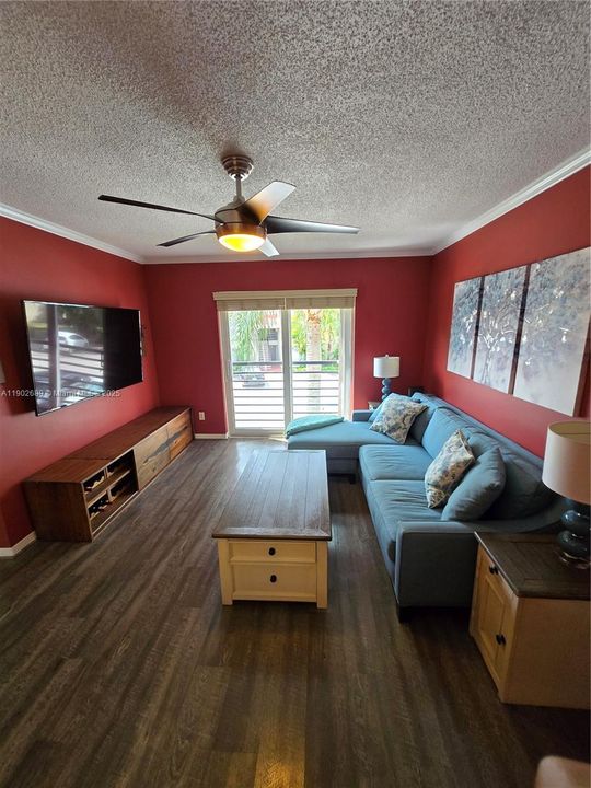 Active With Contract: $155,000 (2 beds, 1 baths, 684 Square Feet)