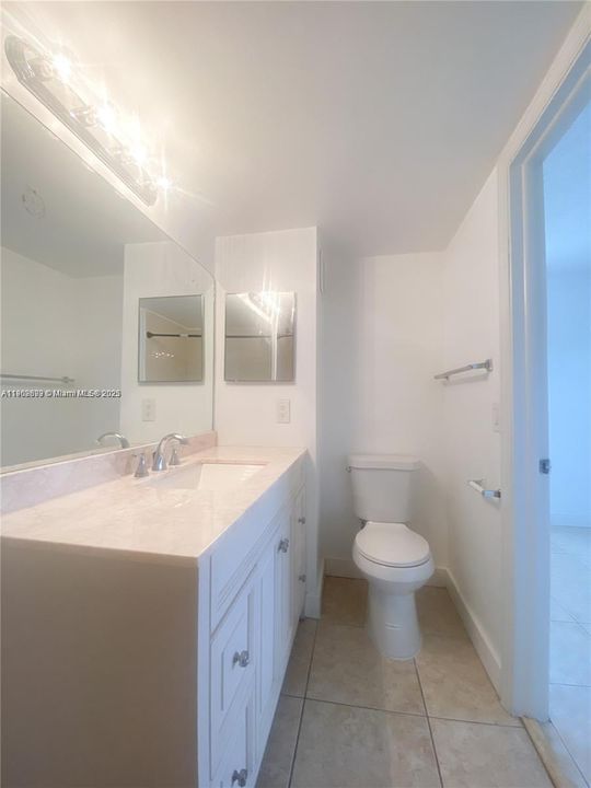 合同活跃: $2,095 (2 贝兹, 2 浴室, 914 平方英尺)