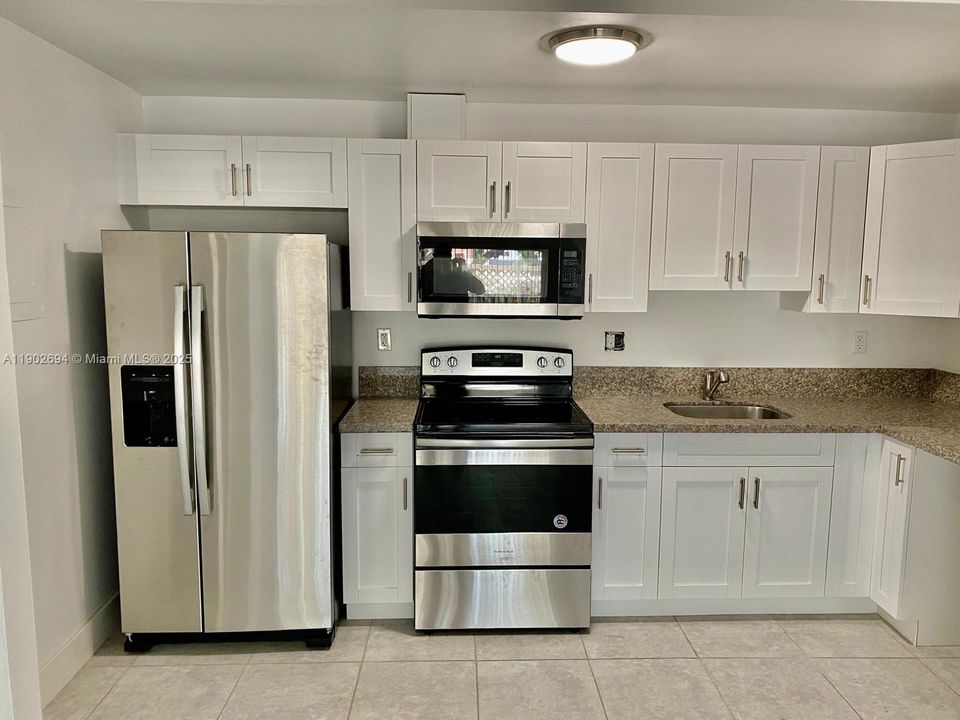 Active With Contract: $295,000 (2 beds, 2 baths, 1060 Square Feet)