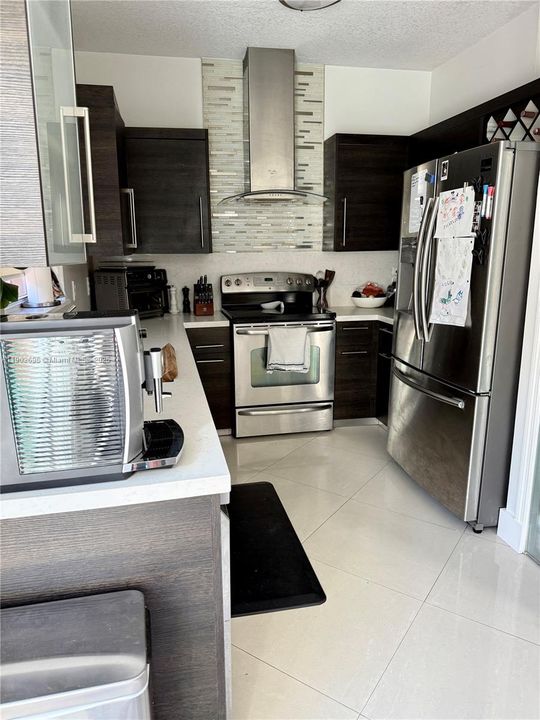 Recently Rented: $3,150 (3 beds, 2 baths, 1459 Square Feet)