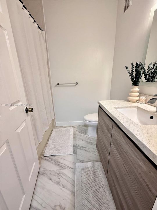 Recently Rented: $3,150 (3 beds, 2 baths, 1459 Square Feet)