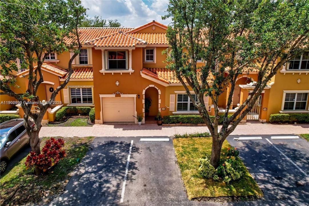 Recently Rented: $3,150 (3 beds, 2 baths, 1459 Square Feet)