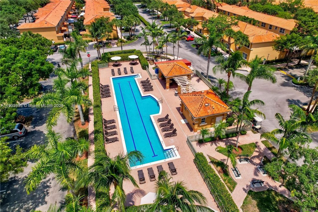 Recently Rented: $3,150 (3 beds, 2 baths, 1459 Square Feet)