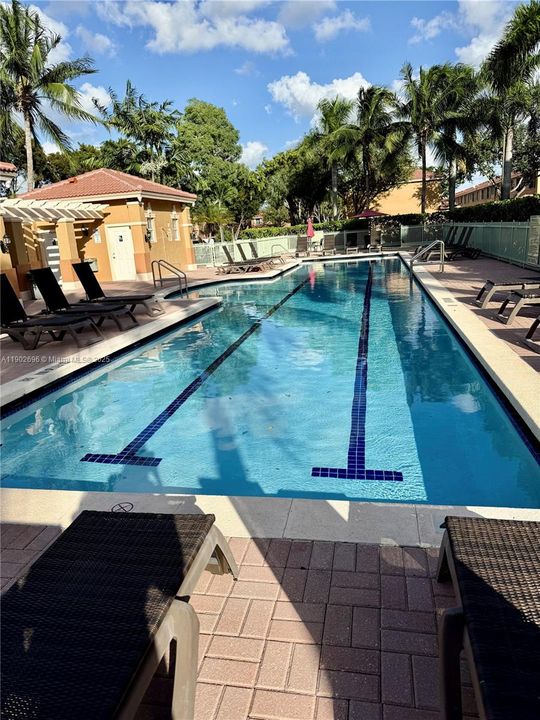 Recently Rented: $3,150 (3 beds, 2 baths, 1459 Square Feet)