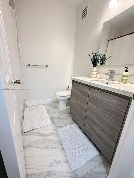 Recently Rented: $3,150 (3 beds, 2 baths, 1459 Square Feet)