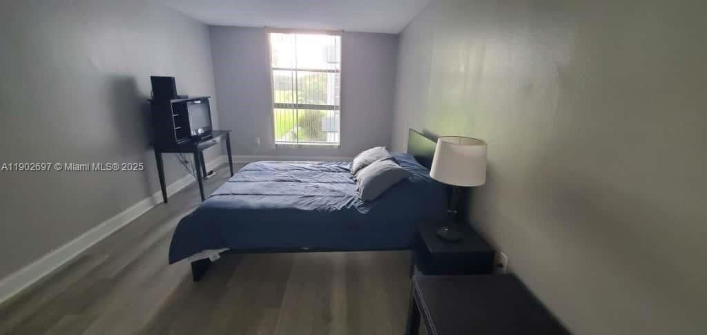 For Rent: $1,575 (1 beds, 1 baths, 825 Square Feet)