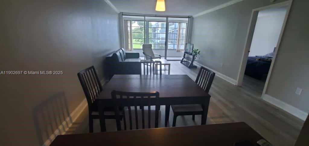 For Rent: $1,575 (1 beds, 1 baths, 825 Square Feet)