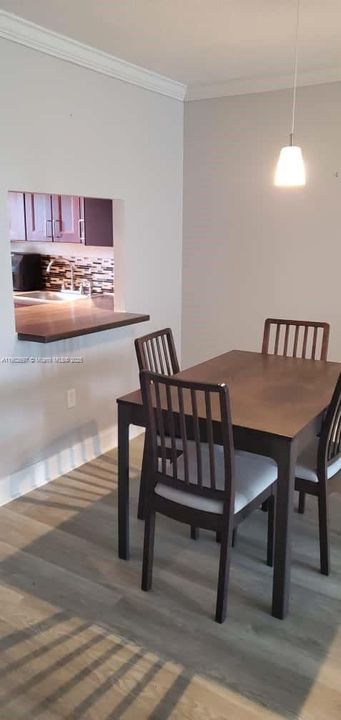 For Rent: $1,575 (1 beds, 1 baths, 825 Square Feet)