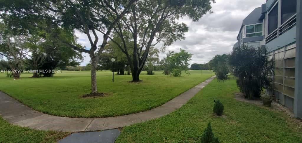 For Rent: $1,575 (1 beds, 1 baths, 825 Square Feet)