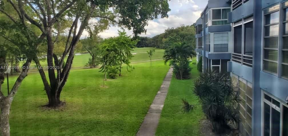 For Rent: $1,575 (1 beds, 1 baths, 825 Square Feet)