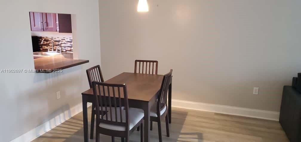 For Rent: $1,575 (1 beds, 1 baths, 825 Square Feet)