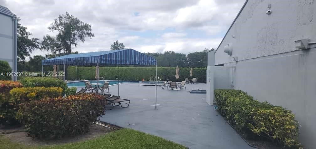 For Rent: $1,575 (1 beds, 1 baths, 825 Square Feet)