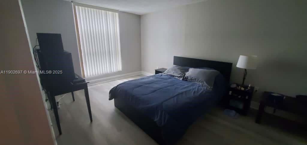 For Rent: $1,575 (1 beds, 1 baths, 825 Square Feet)