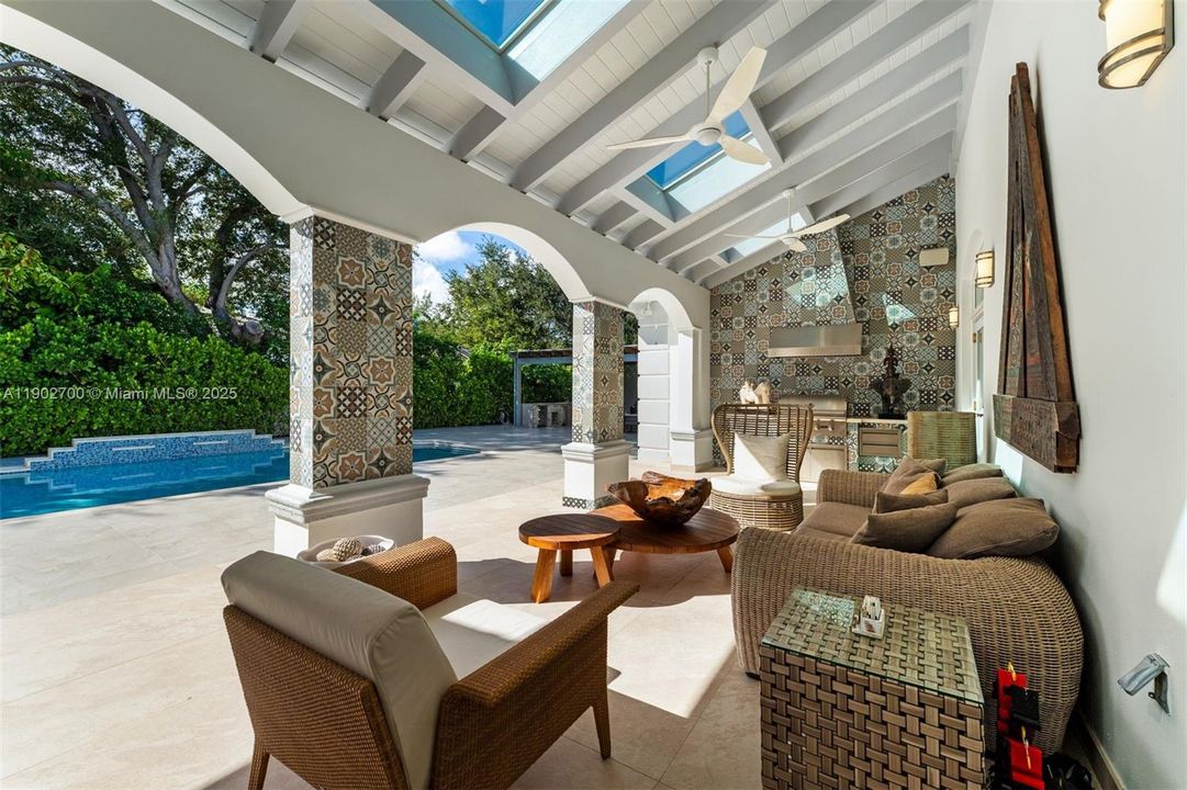 For Sale: $4,995,000 (5 beds, 5 baths, 6447 Square Feet)