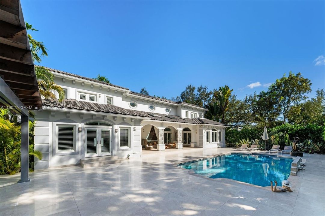 For Sale: $4,995,000 (5 beds, 5 baths, 6447 Square Feet)
