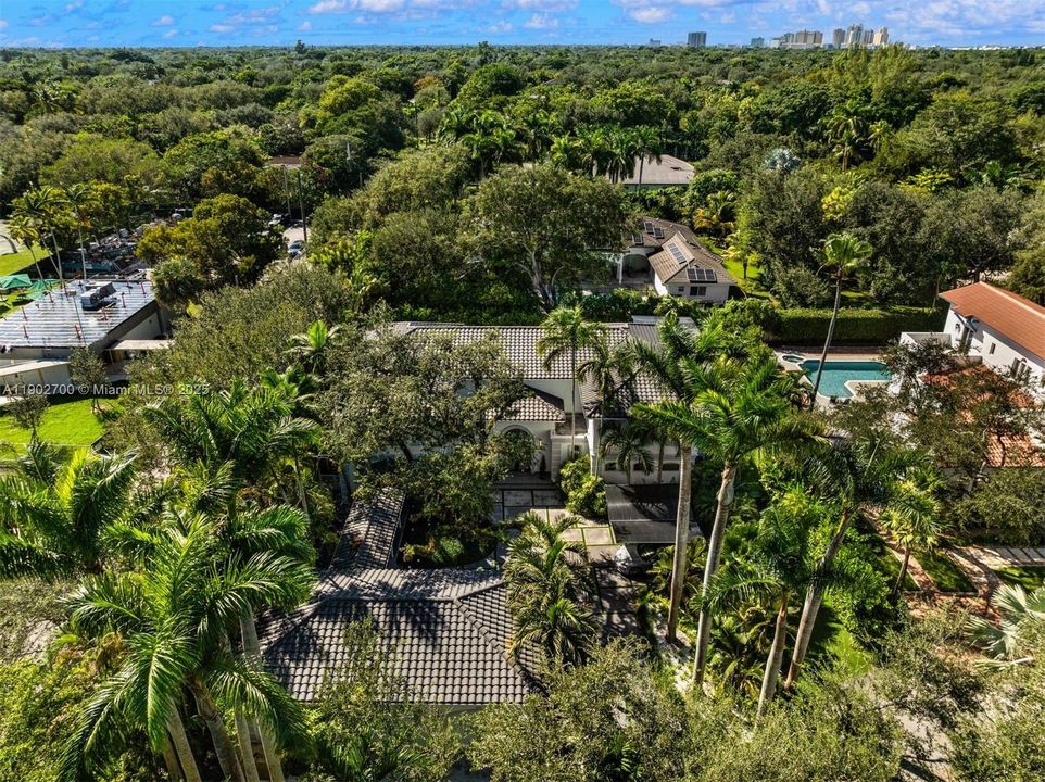 For Sale: $4,995,000 (5 beds, 5 baths, 6447 Square Feet)