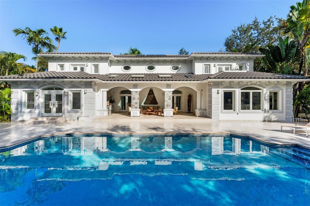 For Sale: $4,995,000 (5 beds, 5 baths, 6447 Square Feet)